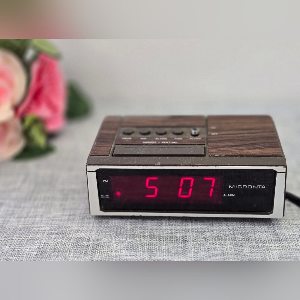 Vintage 1980s Micronta Digital Table‎ Top Alarm Clock, No. 63-829, Works